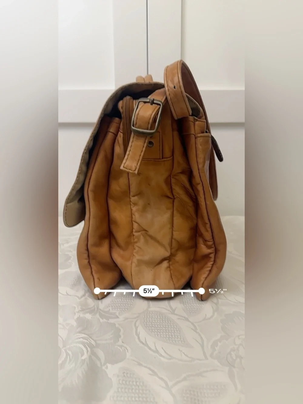 Avenues in Leather Vintage Brown Messenger Laptop Weekender Bag 14.5”x11.5”x5.5”